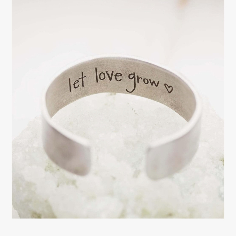 🩵 Limited Time Sale🩵 Lisa Leonard Silver Heart Cuff Bracelet - Picture 2 of 6